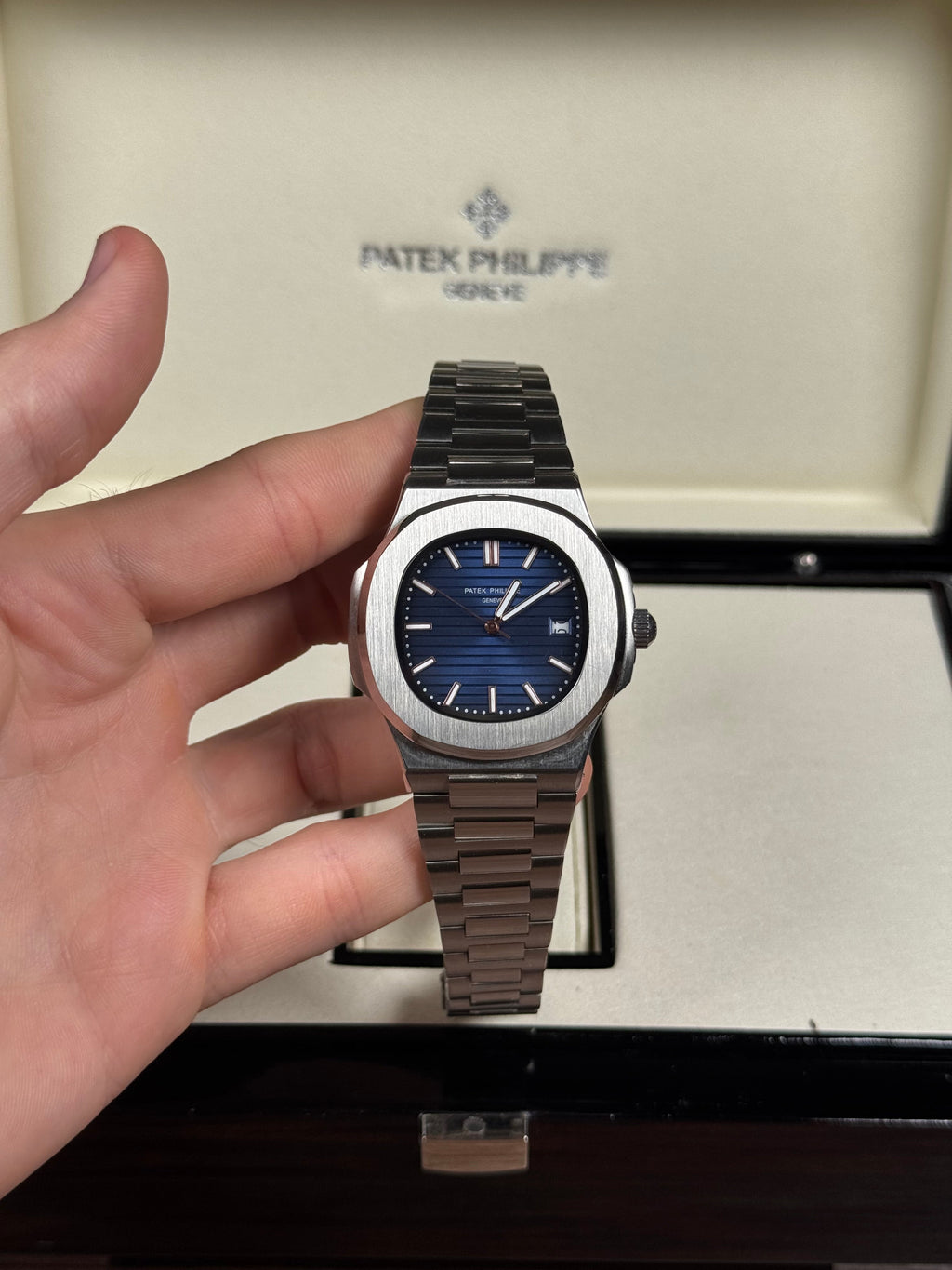 Patek Philippe Nautilus 5711/1A-010 Full Set